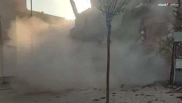 4 katlı binaya tek dokunuş yetti!