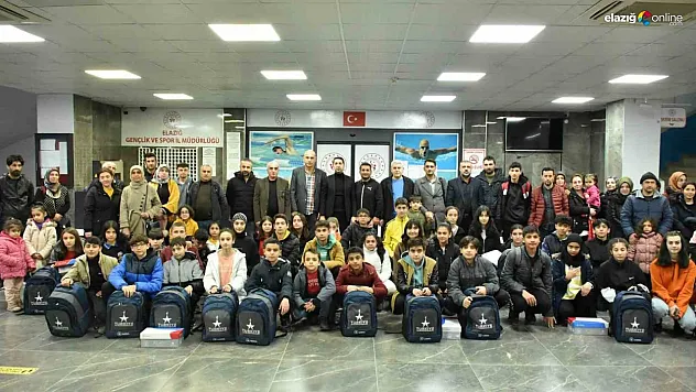 Elazığ'da 51 sporcu ve 9 antrenöre spor malzemesi dağıtıldı