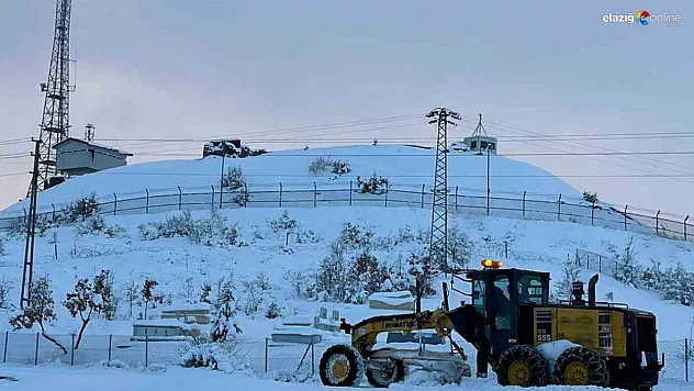 Özel İdare teyakkuzda: Elazığ'da 120 personel kar esaretine karşı sahada