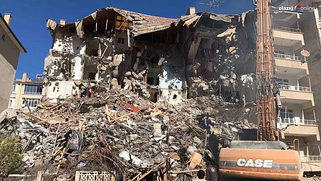 Elazığ'da ağır hasarlı bina sayısı 7 bini geçti
