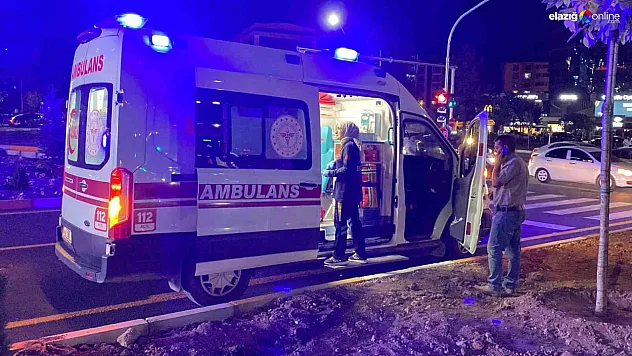 Hazardağlı Kavşağı'nda Ambulans ile Otomobil Çarpıştı!