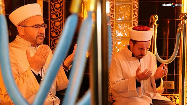 Elazığ'da Anlamlı Buluşma! Deprem Şehitleri Dualarla Anıldı!