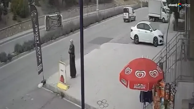 Elazığ'da Yaşanan Trafik Kazası Paniğe Neden Oldu: O Anlar Kamerada!