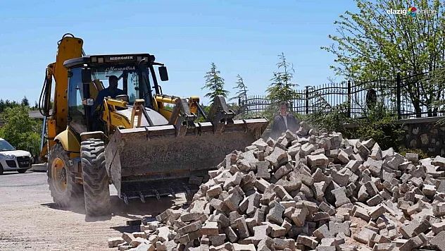Elazığ'da Mezarlık Bakımı ve Düzenlemeleriyle Kurban Bayramı'na Hazırlık!