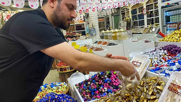 Elazığ'da Tatlı Telaş Başladı! Bayram Şekerleri Tezgaha Çıktı!