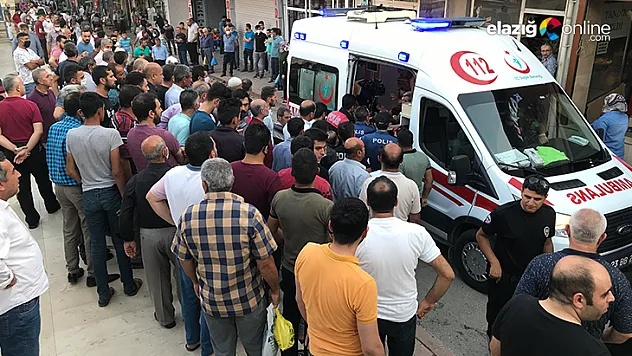 Elazığ'da bıçaklı kavga: 3 yaralı