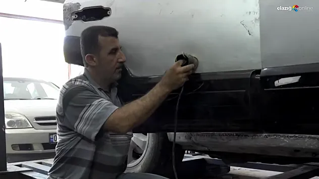 Elazığ'da bir ilke imza atıldı! Elazığlı usta kaportacılar demirden bedava elektrik ürettiler