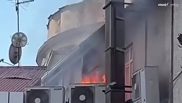 İzzetpaşa Mahallesi'nde Yangın Alarmı! İş Yeri Çatısı Alev Alev Yandı!
