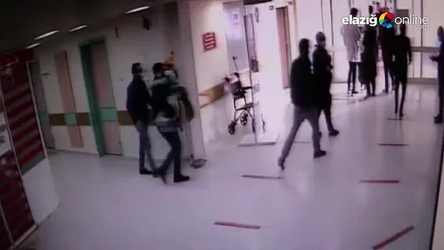 Elazığ'da deprem anları saniye saniye kameralara yansıdı