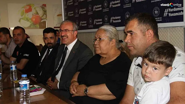 Elazığ'da depremzedelerin buruk bayram sevinci