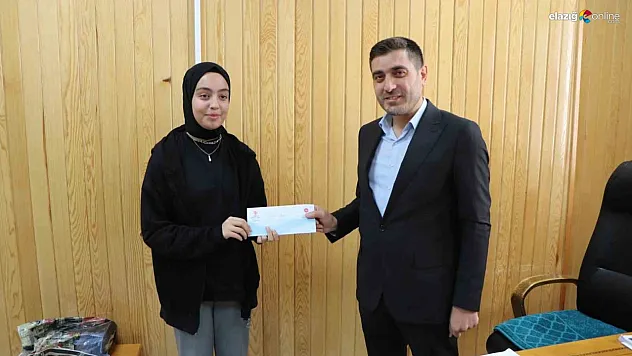 Elazığ'da Şiir ve Resim Yarışmasında Büyük Heyecan: Öğrencilerden Duygu Dolu Eserler!