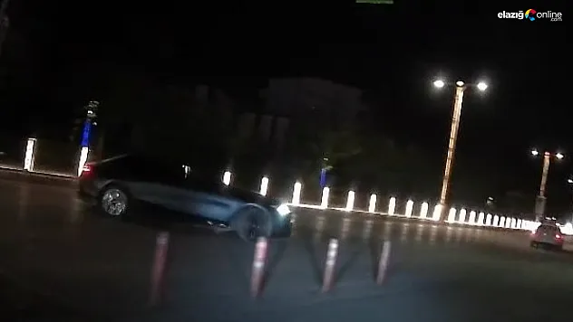 Elazığ'da drift atan araç kameralara yansıdı