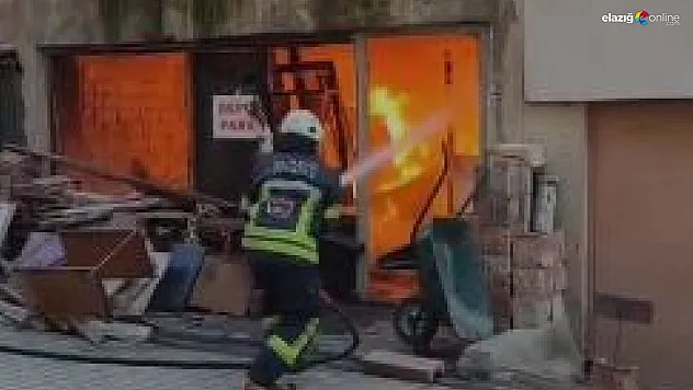 Elazığ Nailbey'de korkutan yangın!