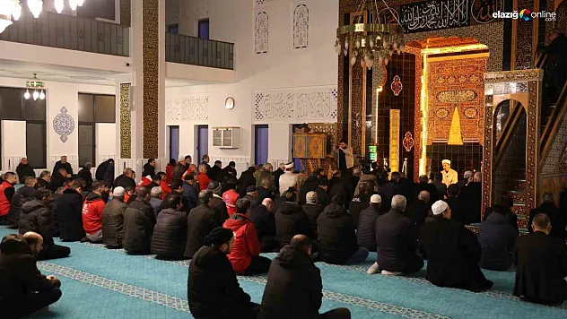 Hayatını kaybedenler için Mevlid-i Şerif okundu