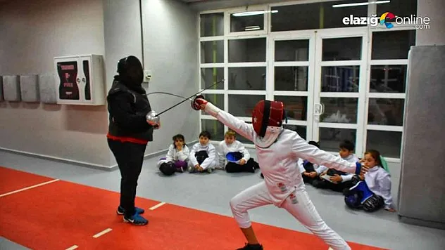 Yeniden dizayn edilen eskrim salonunda antrenmanlar başladı