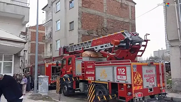Elazığ'da yangın paniği! İtfaiye zamanla yarıştı, facia teğet geçti