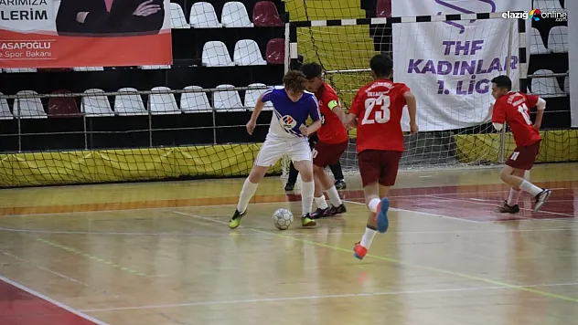 6 gün sürecek Futsal İl Şampiyonası Elazığ'da başladı