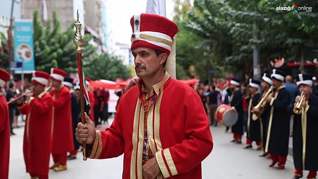 Elazığ'da Gaziler Günü coşkusu: Mehteran eşliğinde anlamlı yürüyüş