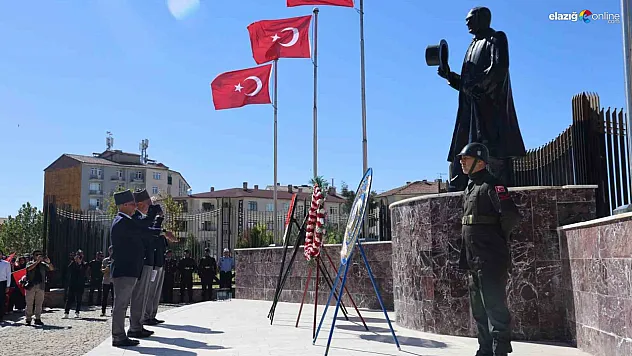 Elazığ'da Gaziler Günü Yürüyüşü: Gençler ve Gaziler Omuz Omuza!