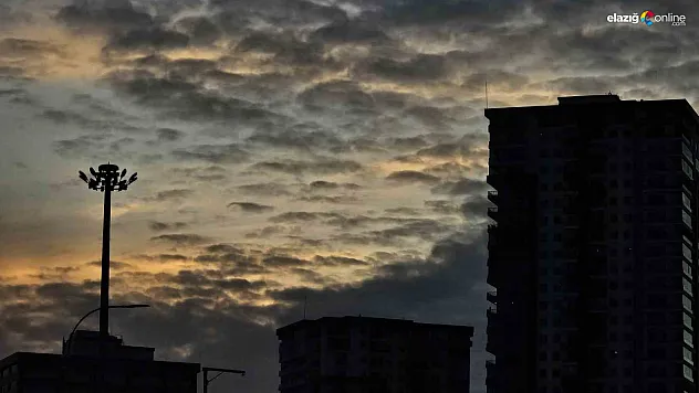 Elazığ'da Gün Batımı Mest Etti! Görenler Cep Telefonuna Sarıldı