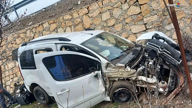 Şarampole Uçan Hafif Ticari Araçta 4 Yaralı!