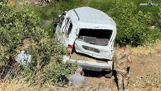 Elazığ'da Şarampole Uçan Araçta 1 Kişi Can Verdi!