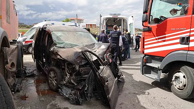 Güney Çevre Yolu'nda feci kaza! 3'ü çocuk 5 yaralı