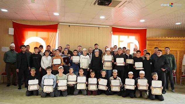 Elazığ'da Hafızlık Heyecanı: Genç Hafızlara Törenle Belgeleri Verildi!