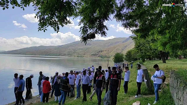 Elazığ'da Hazar Gölü çevresi temizlendi