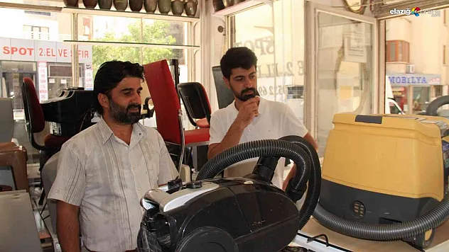 İkinci el ve spotçular, dört gözle öğrencileri bekliyor