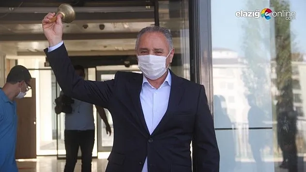 Elazığ'da ilk ders zili öğrencisiz çaldı