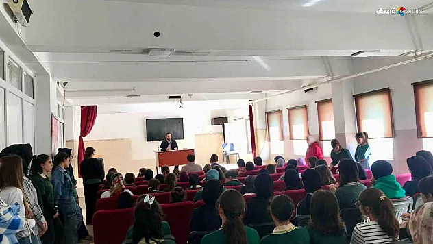 Elazığ Şehit Hüseyin Göral İmam Hatip Ortaokulu'nda Anlamlı Program