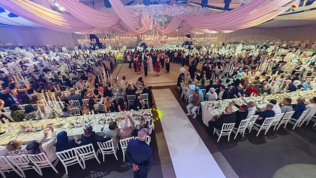 Cansu Açık ve Felipe Hasslocher Mutluluğa Adım Attı!