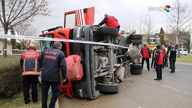Elazığ'da itfaiye aracı ile otomobil çarpıştı!