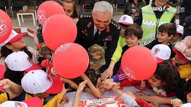Elazığ jandarmasından çocuklara özel gün