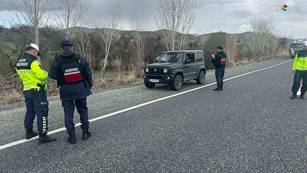 Elazığ Jandarmasından Huzur Güven Uygulaması: Aranan Suçlular Tek Tek Yakalandı!