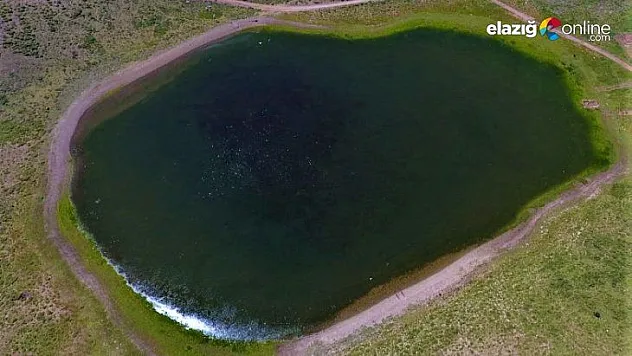 Elazığ'da kalp gölü, doğal güzelliği ile dikkat çekiyor