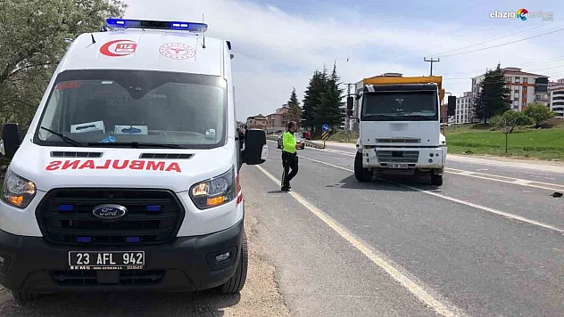 Elazığ'da Kamyonla Çarpışan Otomobil Bahçeye Uçtu: 1 Yaralı!