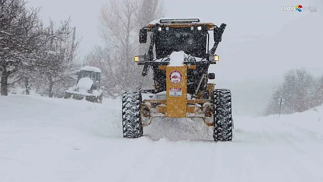 Kar bastırdı, yollar kapandı! Elazığ'da 533 köye ulaşım sağlanamıyor