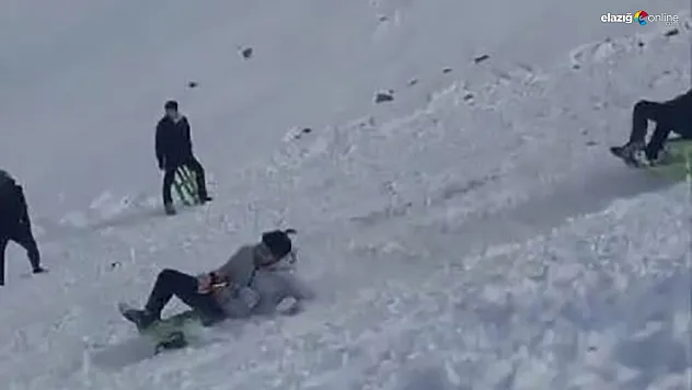 Gülümseten kazalar kameralara yansıdı