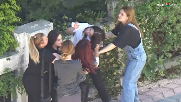 Kızların kavgası kameralara yansıdı!