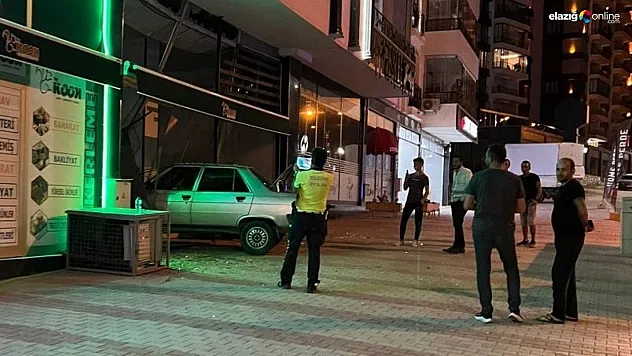 Kontrolden çıkan araç iş yerine girdi