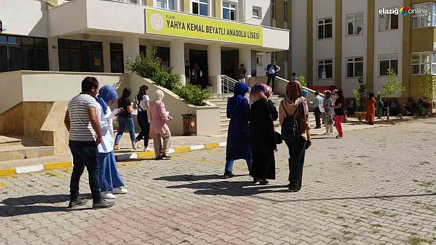 Elazığ'da KPSS heyecanı! Binlerce aday memur olmak için ter döktü