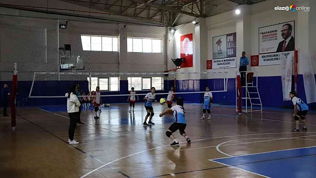 Elazığ'da küçükler Voleybol İl Şampiyonası başladı