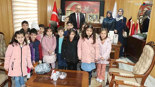 Elazığlı minikler kumbaralarını Filistin için açtı!