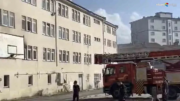 Metruk binada yangın!