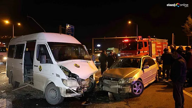 Her iki araç da büyük hasar aldı!