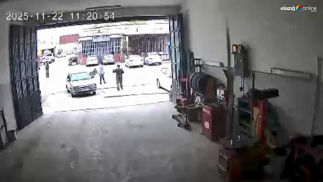 Kovancılar'da Motosiklet Kazası Güvenlik Kamerasına Böyle Yansıdı