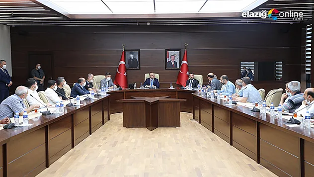 Elazığ'da muhtarlarla istişare toplantısı