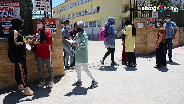 LGS sınavı, pandemi tedbirleri altında sona erdi